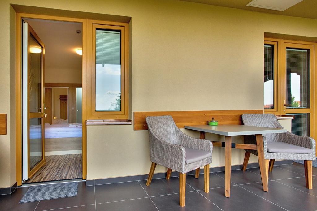 Rokava Hotell Rohatec Exteriör bild