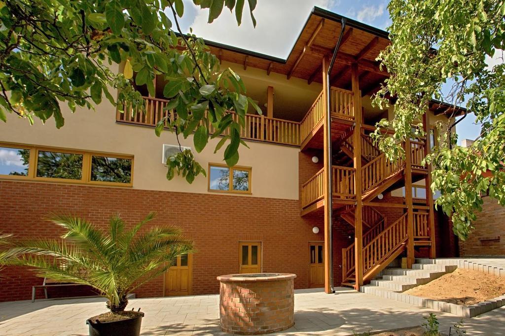 Rokava Hotell Rohatec Exteriör bild