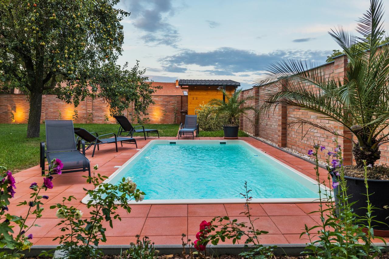Rokava Hotell Rohatec Exteriör bild