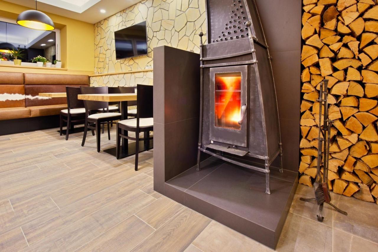 Rokava Hotell Rohatec Exteriör bild